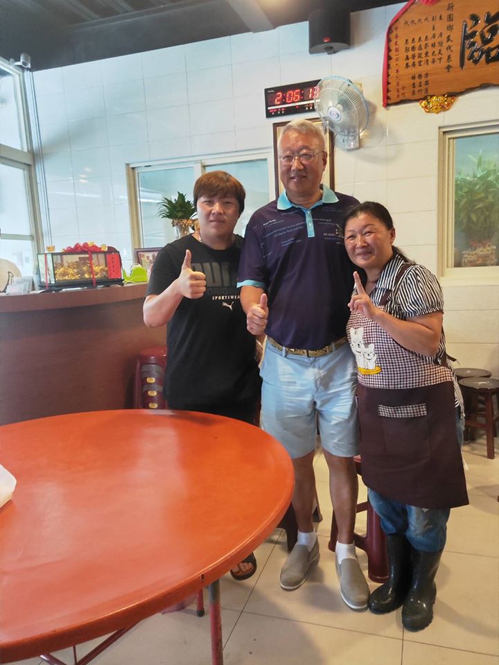 ​今天 『郭台強(郭台銘 郭董的弟弟)夫婦與簡太郎先生(前內政部常務次長)』來本店用餐!!的第2張圖片